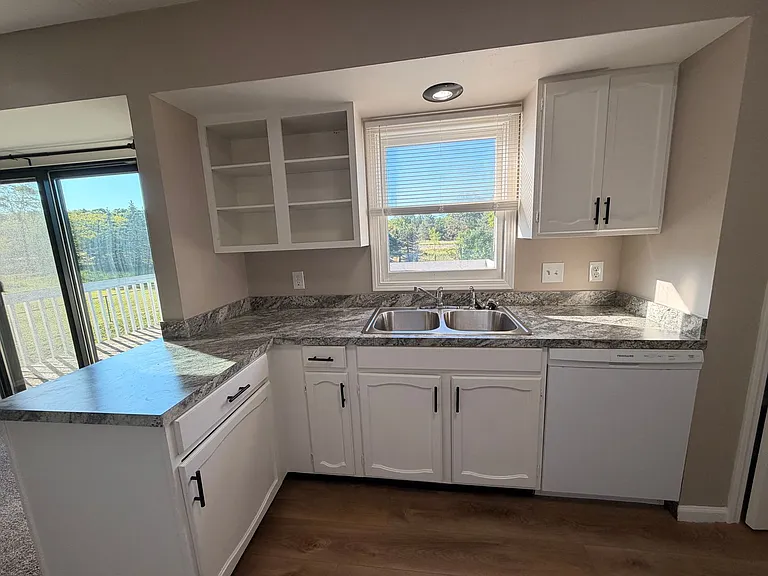 6672 Pleasantview St NE — Photo 5