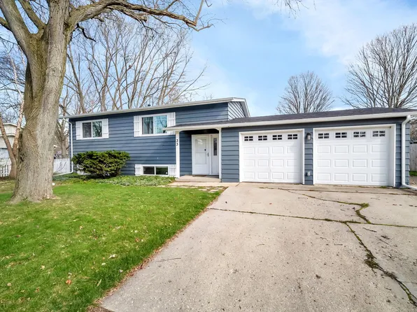 33 Scarsdale Rd, Montgomery, IL 60538