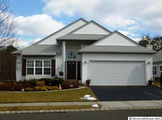 32 Anjou Ct, Manchester, NJ 08759