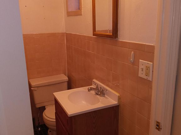 5th image of 2223 S 18th St Floor 1
