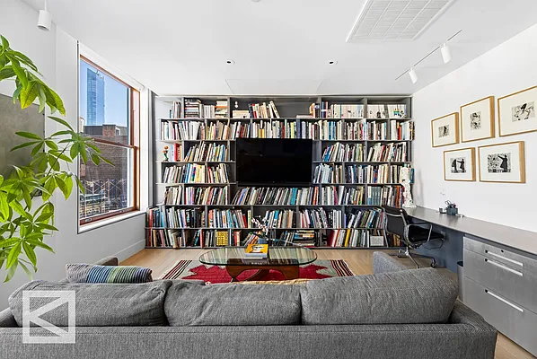 Living room, photo 10