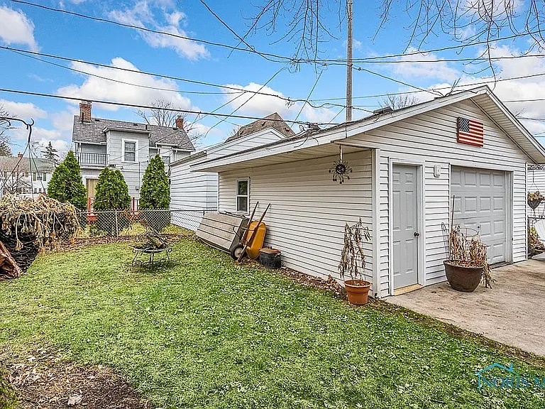 3749 Maxwell Rd — Photo 38