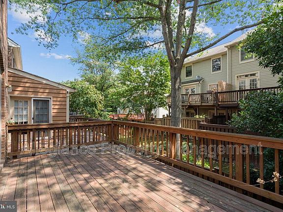4th image of 3915 Green Look Ct