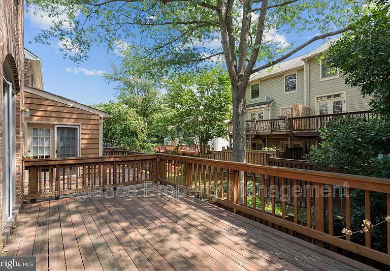 3915 Green Look Ct — Photo 4