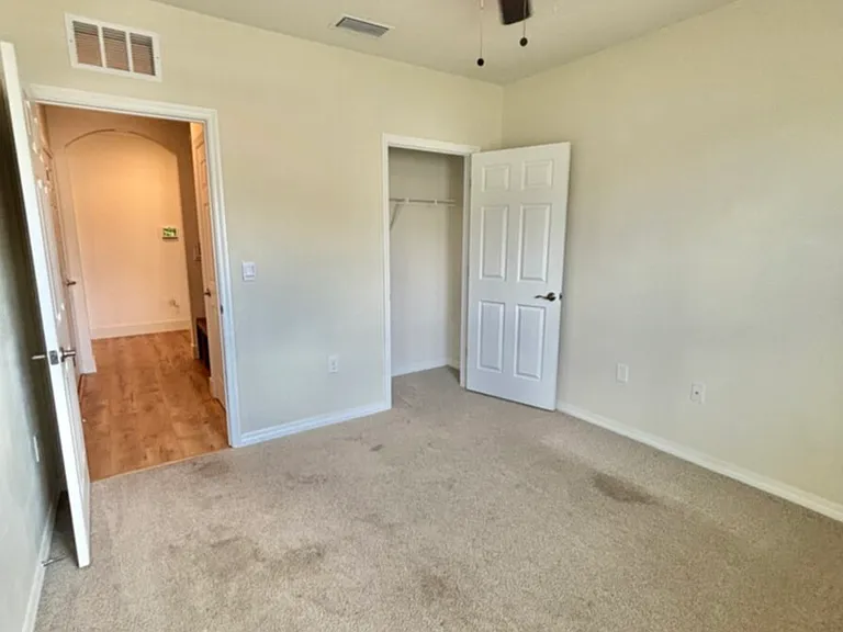 2509 NW 27th Pl — Photo 37
