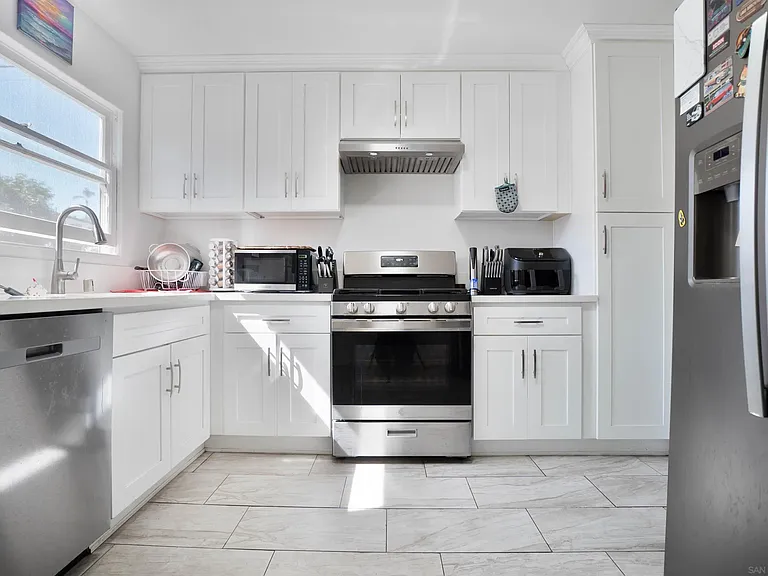 7203 Blackton Dr — Photo 1