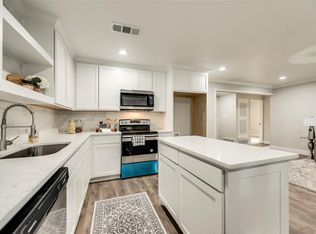 809 N Ector Dr, Euless, TX 76039
