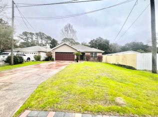 655 County Line Rd, Niceville, FL 32578