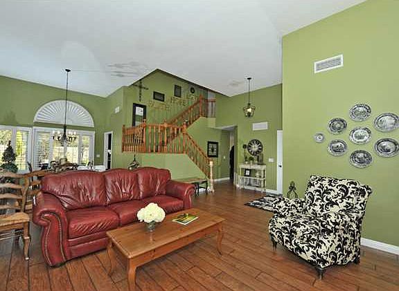 5th image of 18579 Wessex St