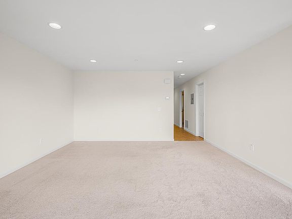 5th image of 55 Marinero Cir #204