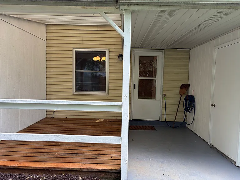141 E South St — Photo 19
