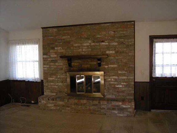 5th image of 8213 NW 6th St