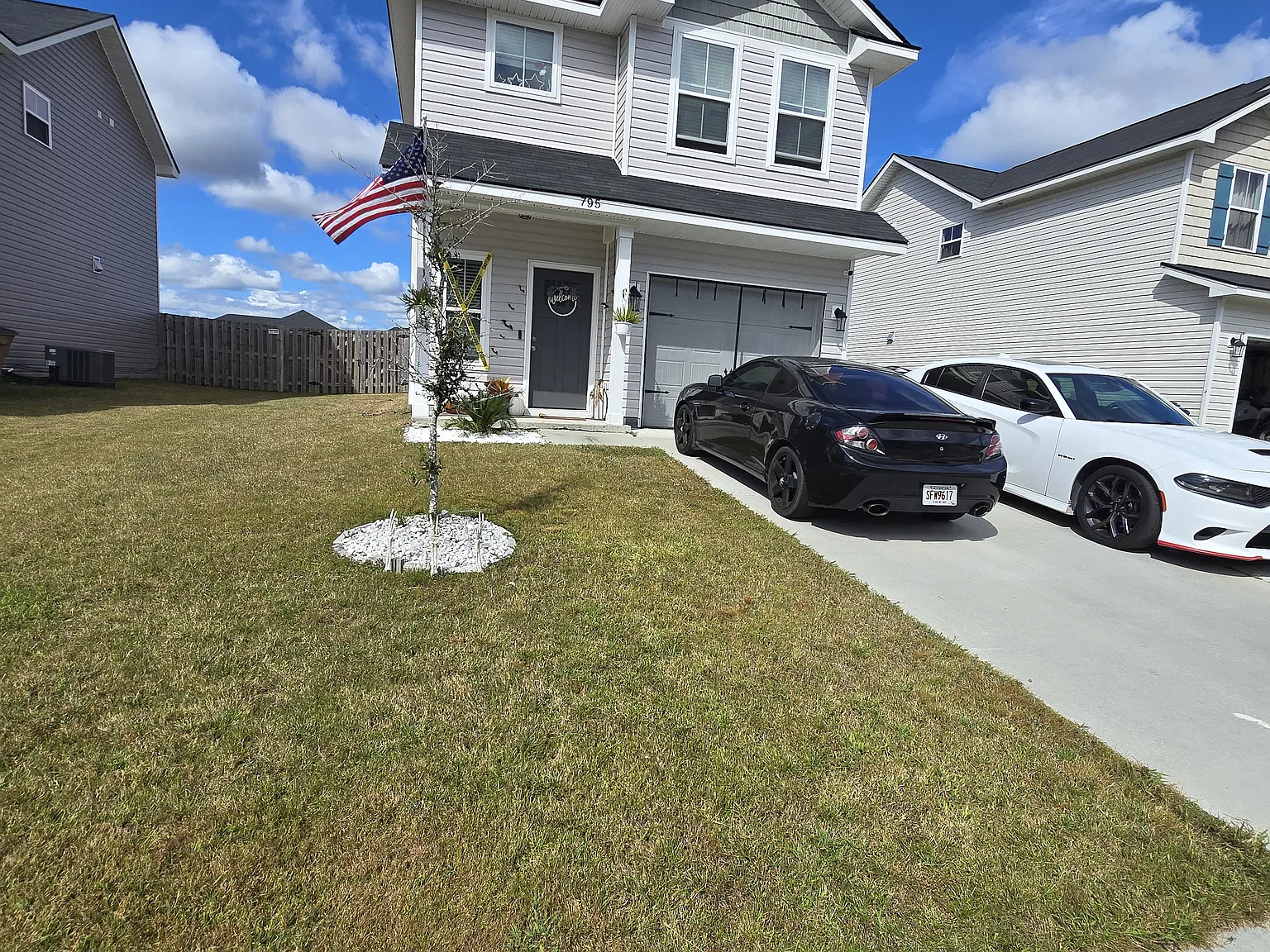 3 bed, 2.5 bath, 1411 sqft, $2,100 — Photo 1