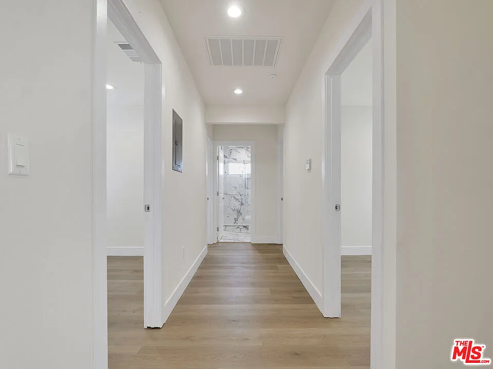 7 bed, 5.0 bath, 2183 sqft, $7,500 — Photo 3