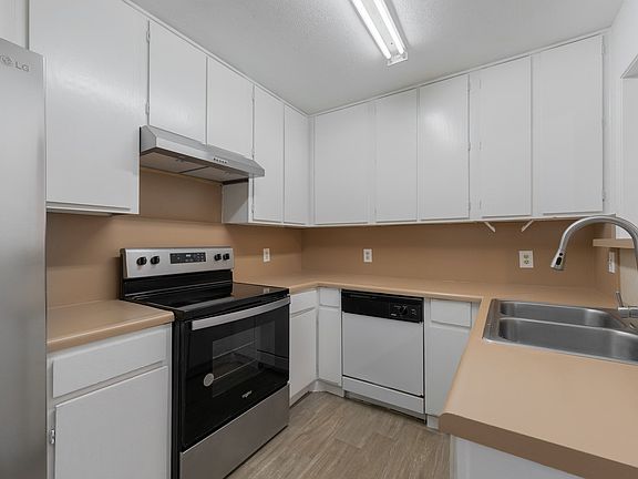 5th image of 1007 W Sanford St #D