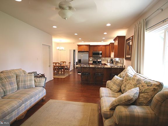 5th image of 907 Faber Pl