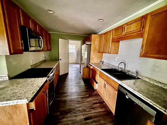 3rd image of 337 Bellburn Rd
