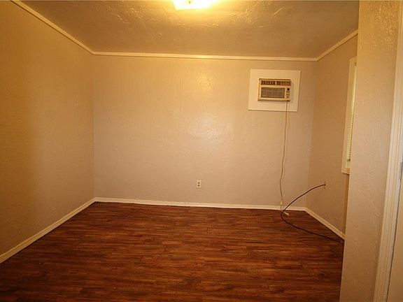 3rd image of 744 SW 24th St