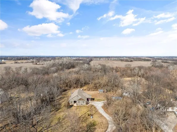 1404 E 183rd St, Belton, MO 64012