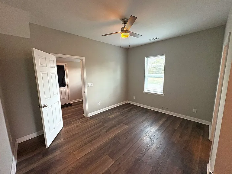 234-236 W Winchester St — Photo 22