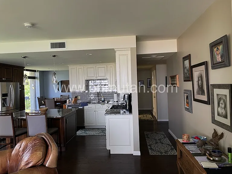 940 S Donner Way #290 — Photo 4