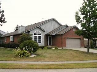 2633 Walnut Ridge Dr, Troy, OH 45373