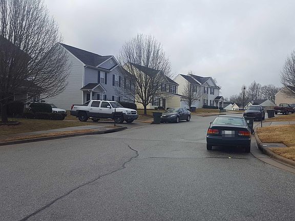5th image of 2813 Green Crest Ct