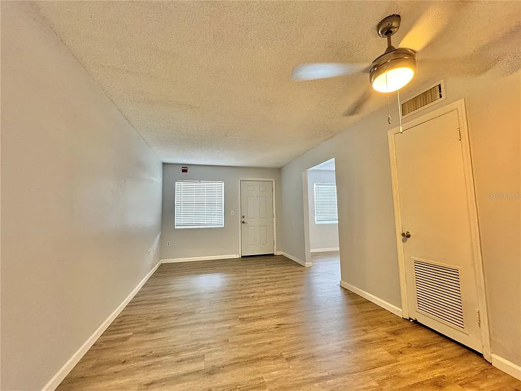 1 bed, 1.0 bath, 550 sqft, $1,150 — Photo 2