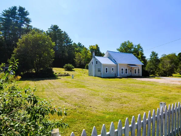 3 Waukeena Lake Road, Danbury, NH 03230