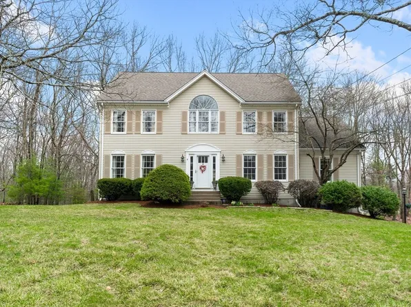 4 Harrison Pl, Franklin, MA 02038