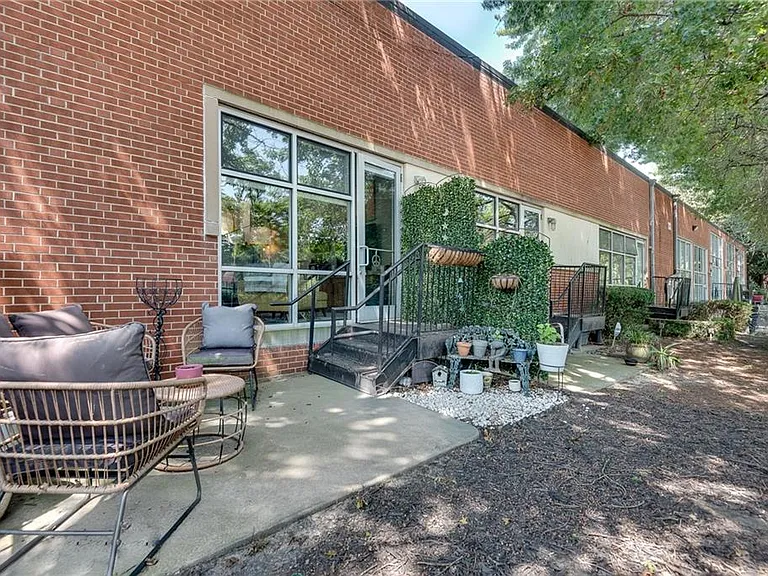 5200 Peachtree Rd #1101 — Photo 25
