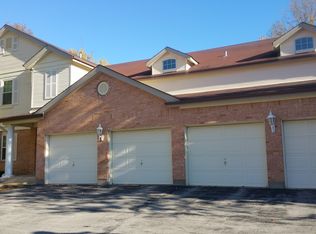 10900 Village Grove Dr APT D, Saint Louis, MO 63123