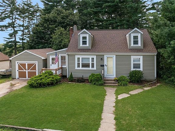 2nd image of 22 Robbins Dr