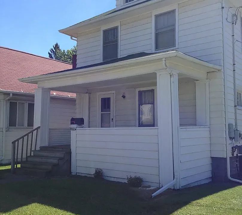 1st image of 2200 E Grand River Ave