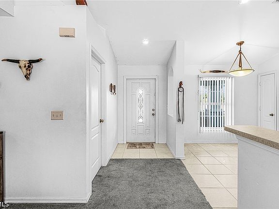 5th image of 307 NE 25th Ter