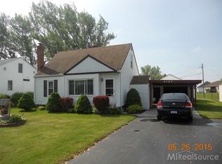 4197 Ravenswood Rd, Marysville, MI 48040