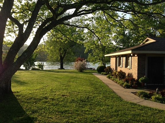 3rd image of 137 Shelton Dr