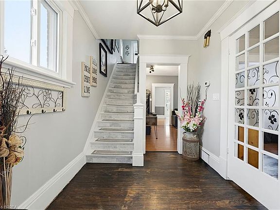 5th image of 28 Norwich St