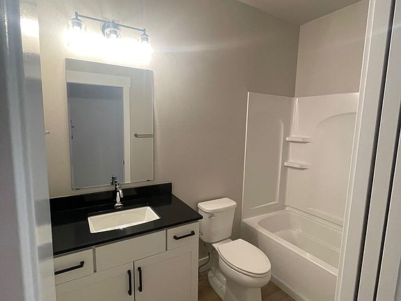 5th image of 6120 Northstead Ave #202