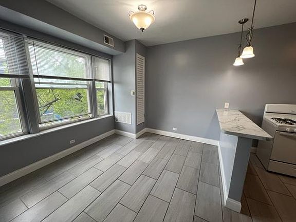 2nd image of 4253 S Whipple St #202