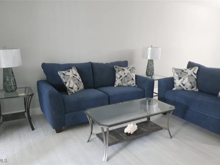 11110 Caravel Cir #101 — Photo 13