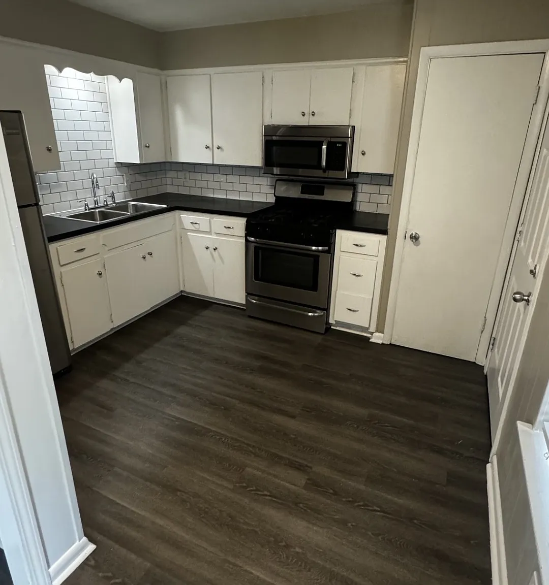 2 bed, 800 sqft, $995 — Photo 3