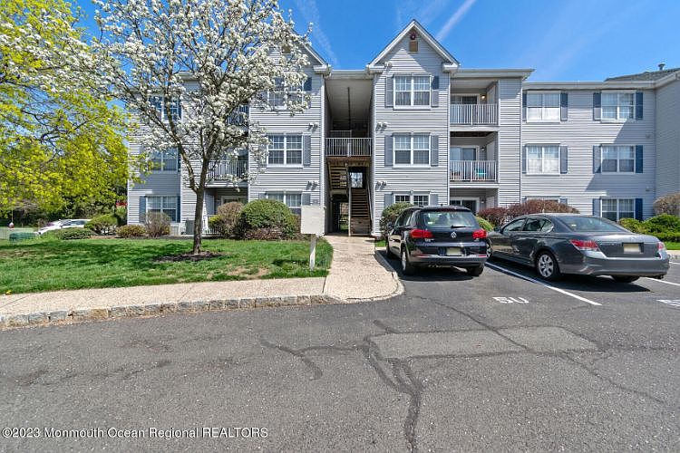 1st image of 502 Stratford Pl