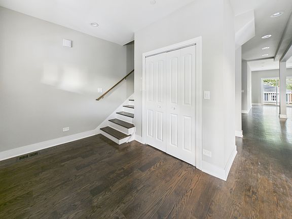 3rd image of 840 S Cuyler Ave