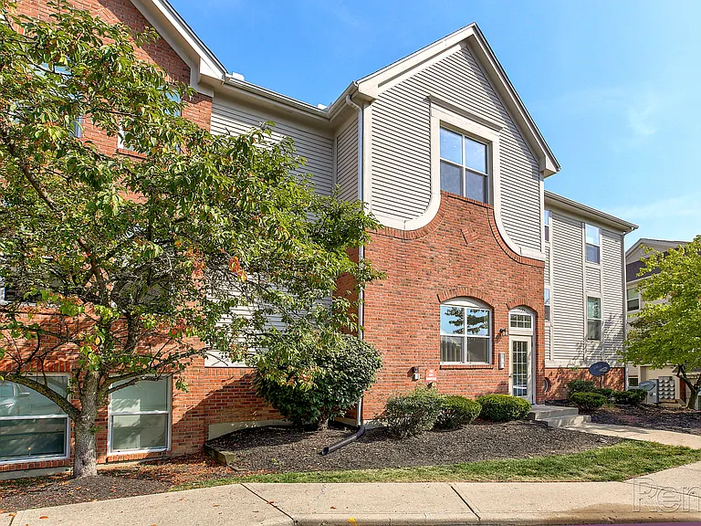 Charter Woods — Photo 28