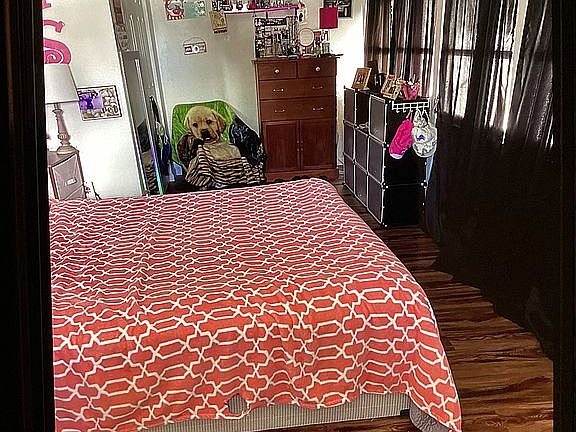 2nd image of 112 Coachlight Ln