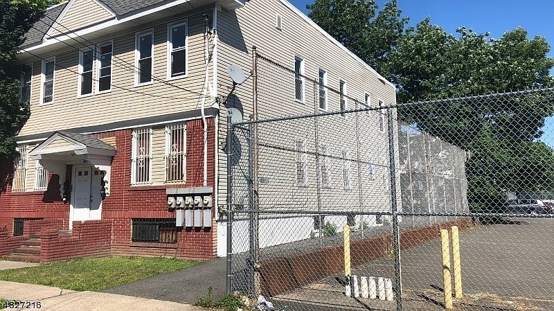 1st image of 246-248 Columbia Ave #1