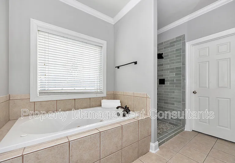 108 Blackwood Dr NW — Photo 38
