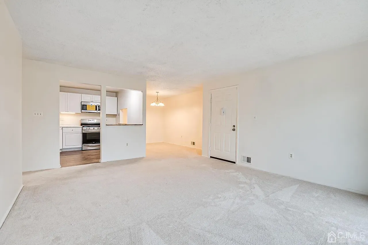 2 bed, 1138 sqft, $2,650 — Photo 3