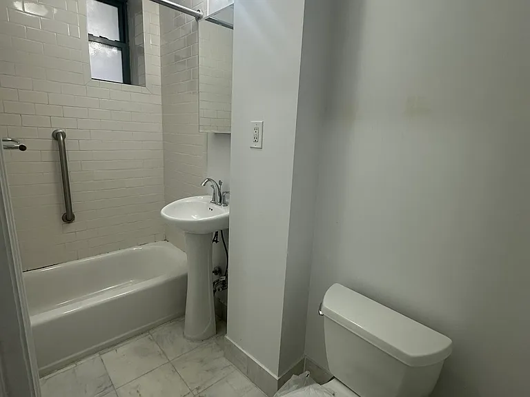 504 E 79th St #1D — Photo 8
